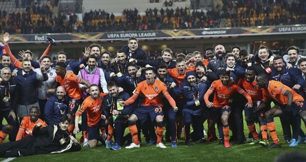Medipol Başakşehir zoru başardı, UEFA Avrupa Ligi'nde son 16 takım arasına kaldı