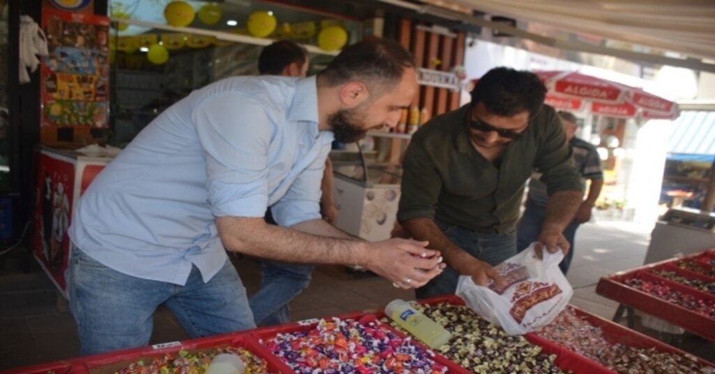 Çikolata Satıcısından Tadı Acı Çikolata Ve Şeker Almayın Uyarısı