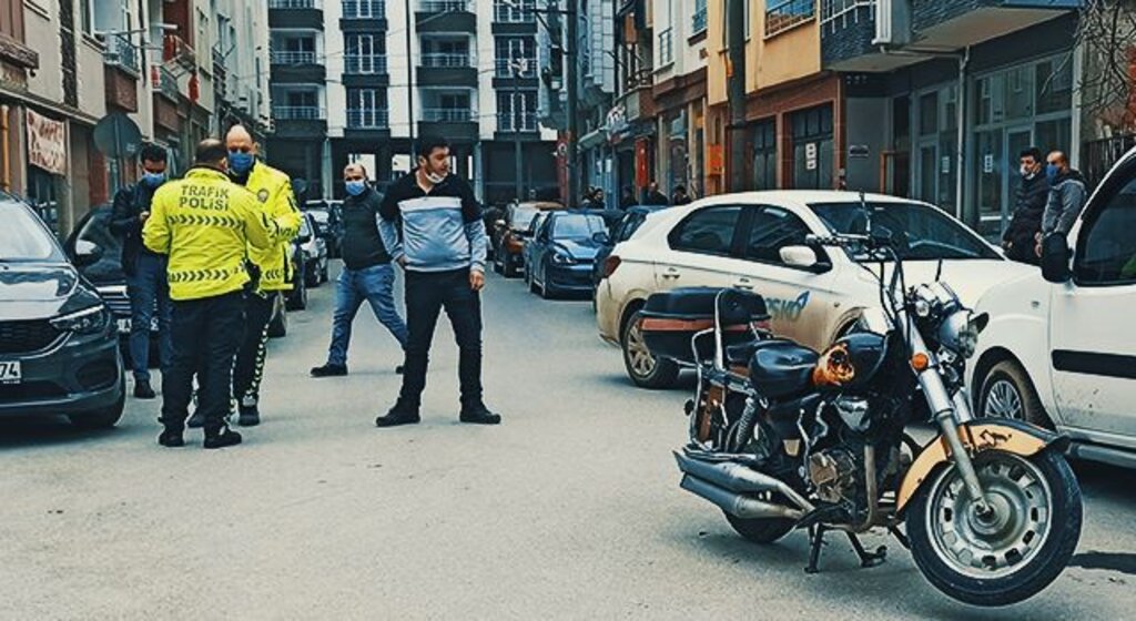 Otomobil ile motosiklet çarpıştı: 1 yaralı