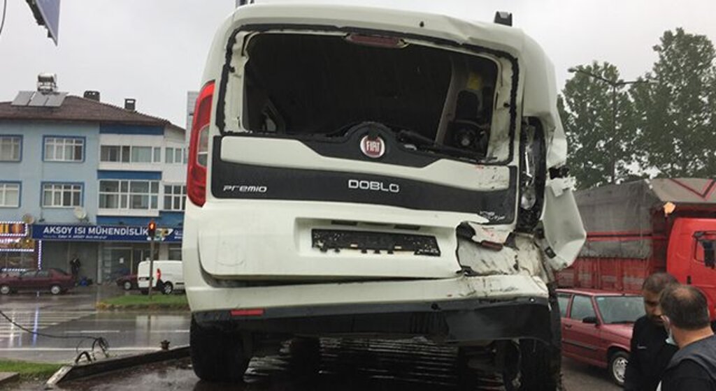 Çarşamba’da Kamyonetin Çarptığı Yaya Yaralandı