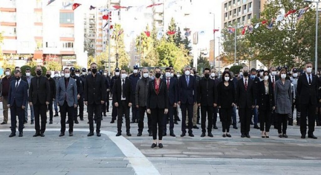 Antalya Büyükşehir Belediyesi Ata’yı andı