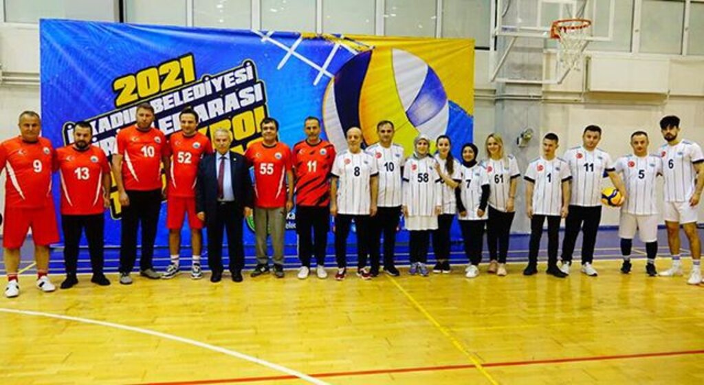 İlkadım Birimler Arası Voleybol Turnuvasında 8 Takım Çeyrek Finalde