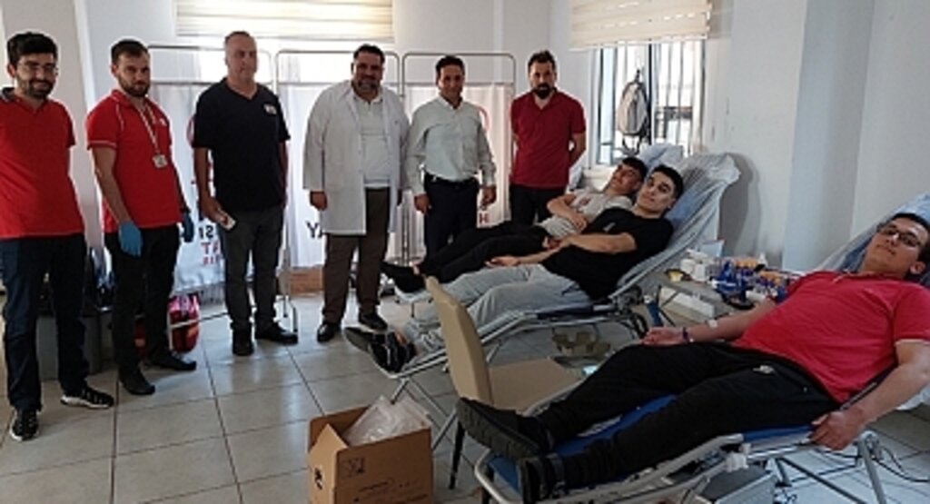 Samsun'da Öğrencilerden Kızılay'a Kan