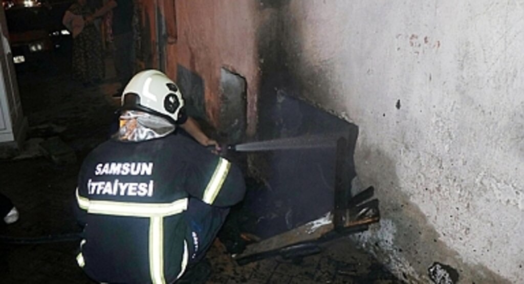 Samsun'da Bodrum Katta Çıkan Yangında 1'i Hamile 2 Kişi Zehirlendi