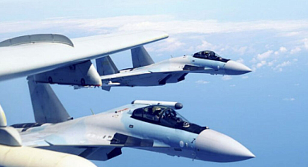 ABD Bombardıman Uçaklarının Sınır İhlalini Önlemek Üzere Rus Savaş Uçağı Havalandı