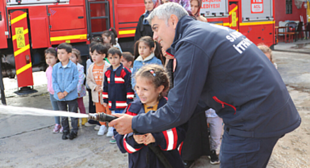 Havzalı Minikler Yangın Söndürdü