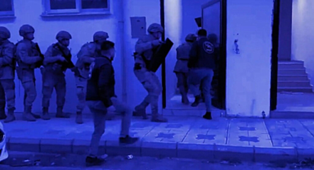 Kafes-50 Operasyonları: 2 Organize Suç Çetesi Çökertildi, 37 Şüpheli Yakalandı