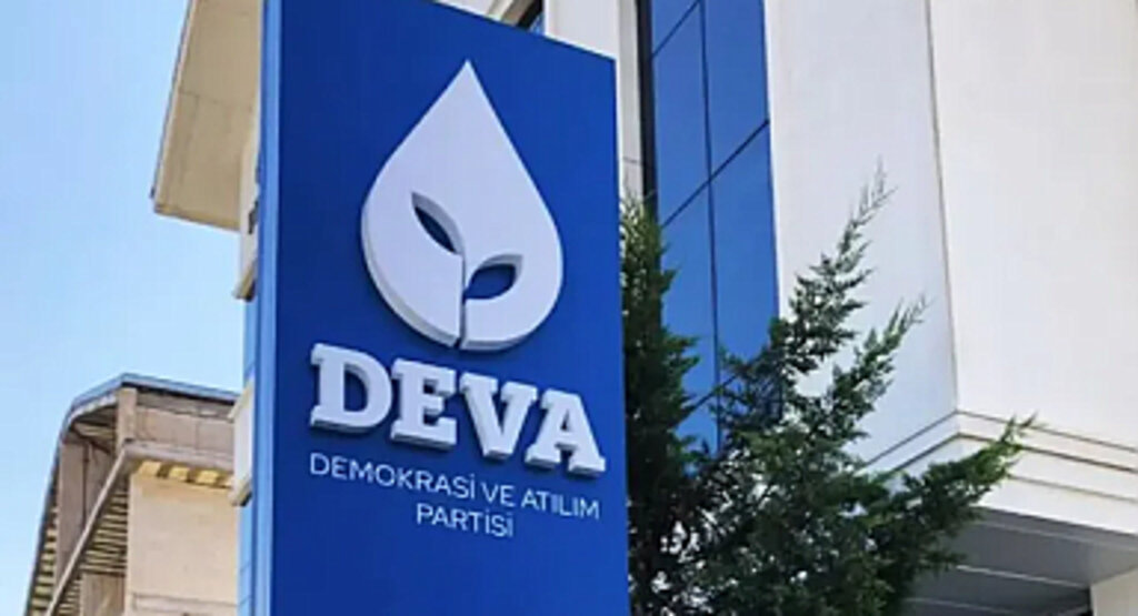 700 AK Parti Üyesi, DEVA Partisi'ne Katıldı
