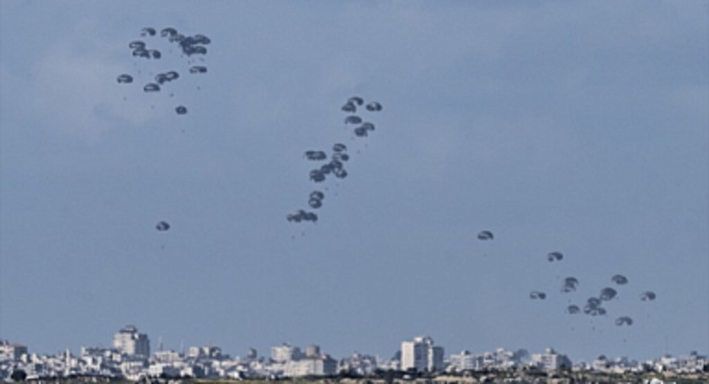 Gazze'ye Havadan Bırakılan Yardım Kutularının Paraşütleri Açılmadı: Ölü ve Yaralılar Var