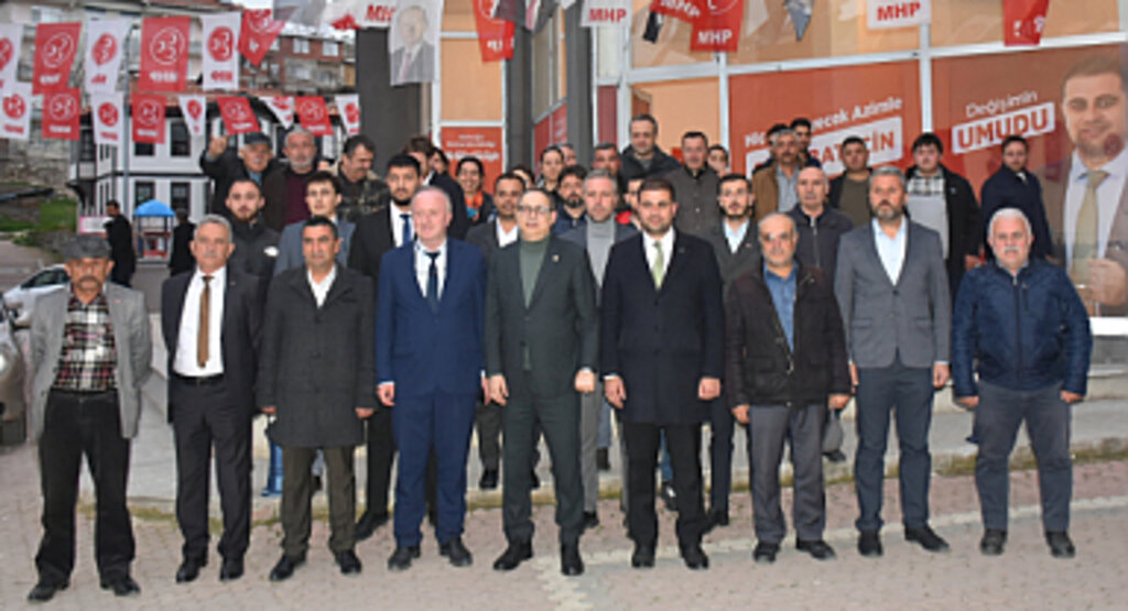 İlyas Topsakal, Sinop'ta MHP Adaylarıyla Esnaf Ziyaretinde Bulundu