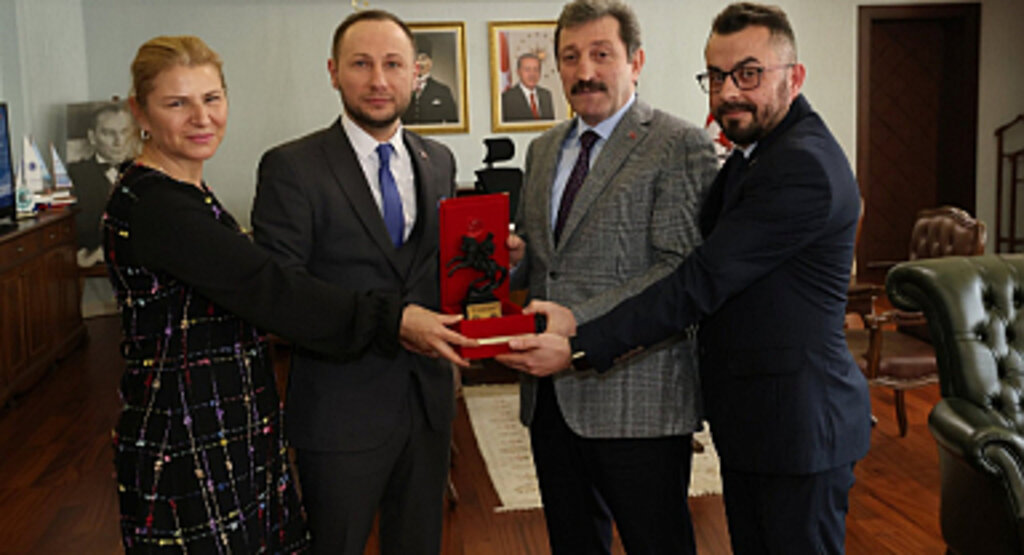 Öz Sağlık Sen'den, Samsun Valisi Orhan Tavlı'ya Nezaket Ziyareti