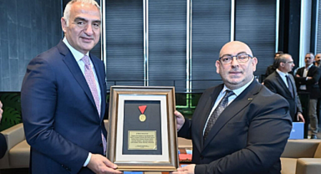 Samsun Müzesi'ne İstiklal Madalyası Bağışladı