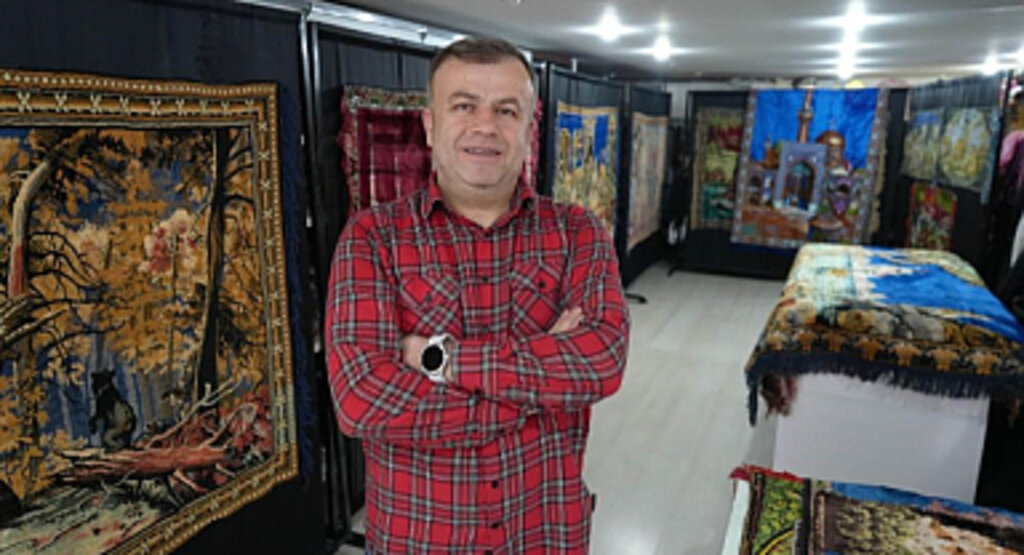 Samsunlu Öğretmenin 17 Ülkeden Topladığı 120 Nadir Duvar Halısı Koleksiyonu