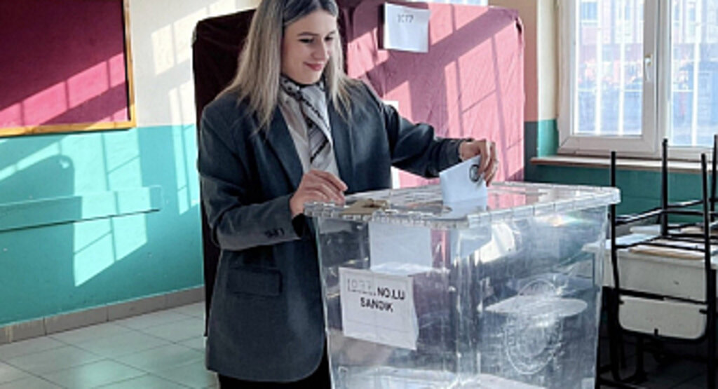 19 Mayıs İlçesinin İlk Kadın Muhtarı: Kübra Fermanlı Engizli Zaferini Kutluyor