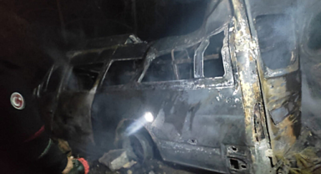 Adana'da Minibüs Uçuruma Devrildi: 3 Ölü, 18 Yaralı!