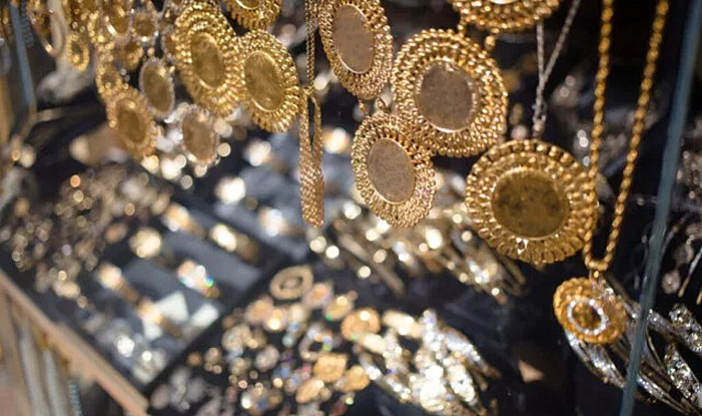 Altın fiyatları yeni haftaya rekor seviyelerden başladı