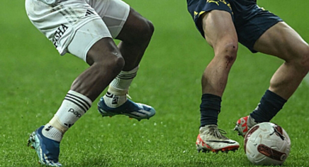 Fenerbahçe, Süper Lig'de Yarın Beşiktaş'ı Ağırlıyor