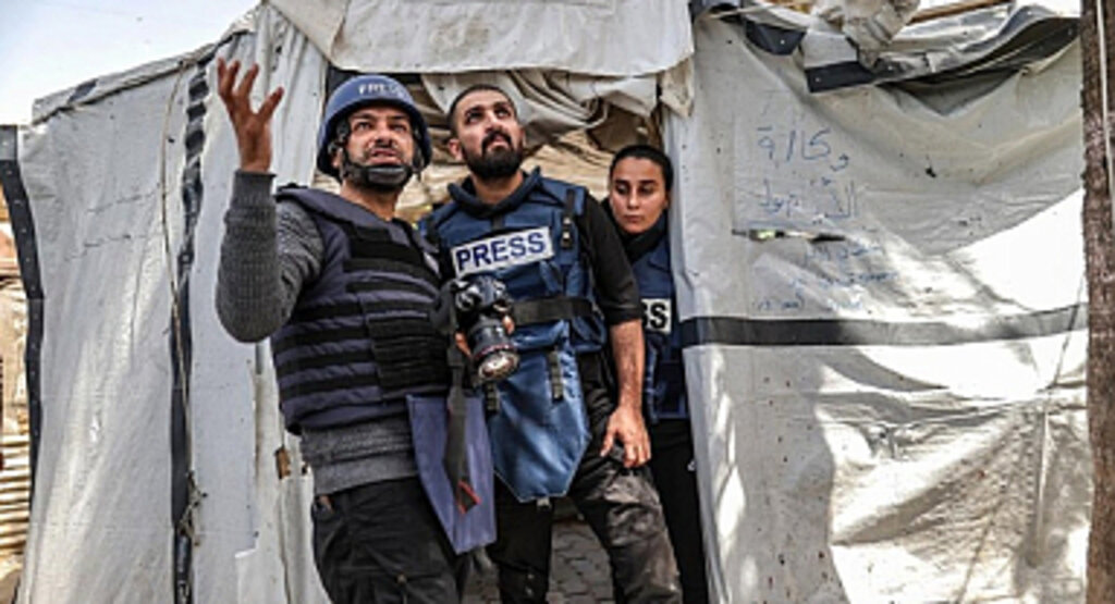 İsrail, Gazze'de AA çadırının bulunduğu bölgeyi vurdu