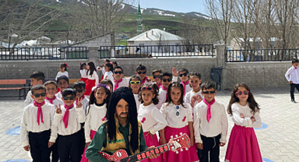 Samsun Tekkeköy'den Van'a 23 Nisan Kıyafetleri Ulaştı