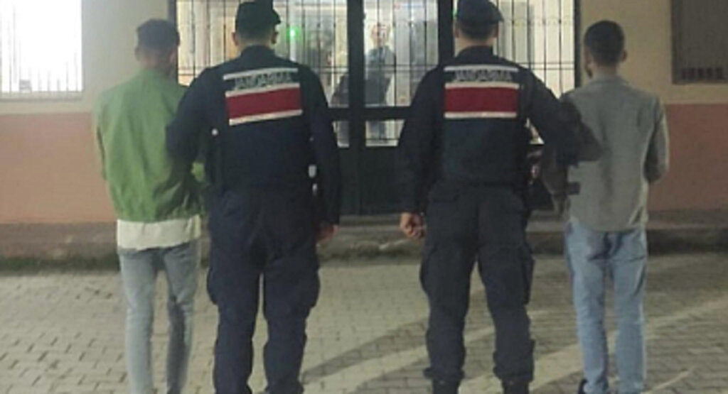 Vezirköprü!de Nişan Merasiminde Kavga: 4 Yaralı