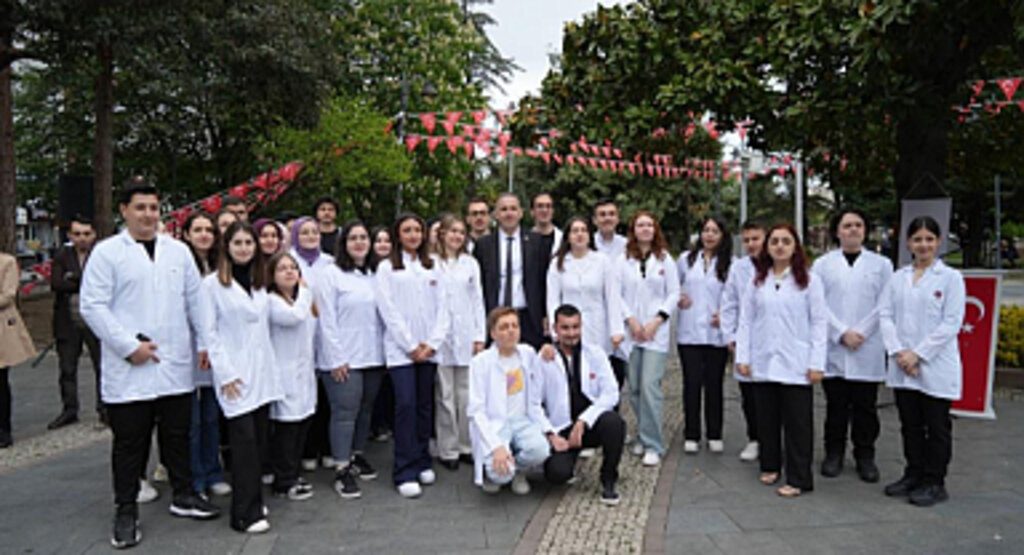 Eczacılar Pandemi ve Depremlerde Kritik Rol Üstlendi