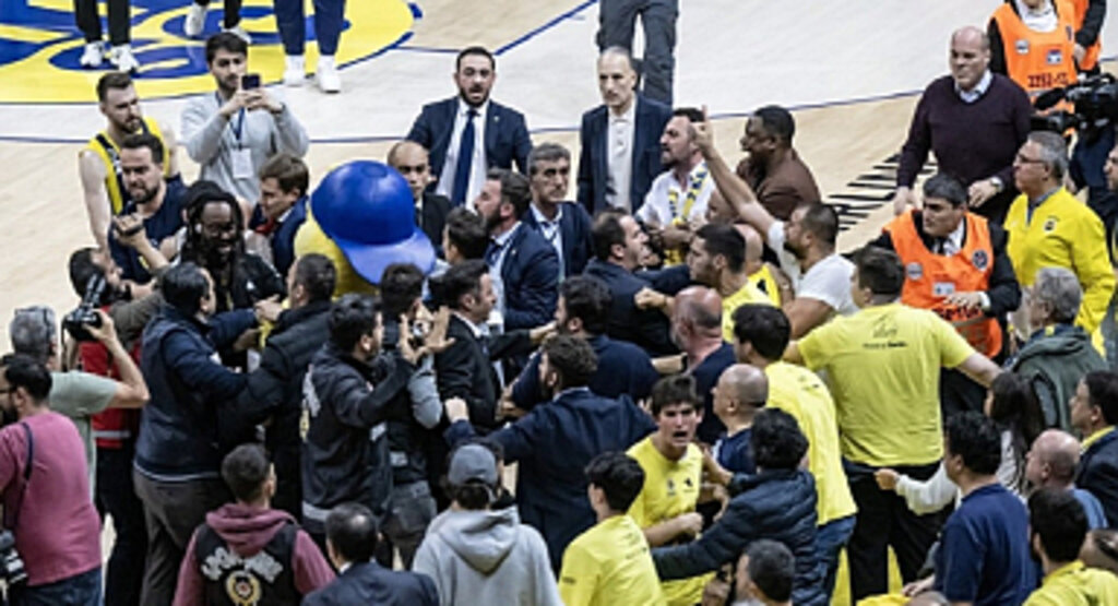 EuroLeague'den Fenerbahçe'ye Para Cezası