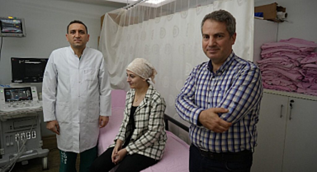 Genç Kız Komada Geldi Yürüyerek Çıktı