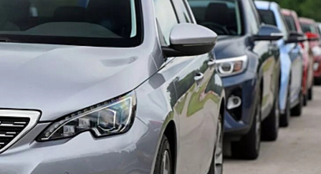Türkiye Otomotiv Pazarı İki Yıl Sonra Daraldı: Nisan Ayı Verileri Açıklandı