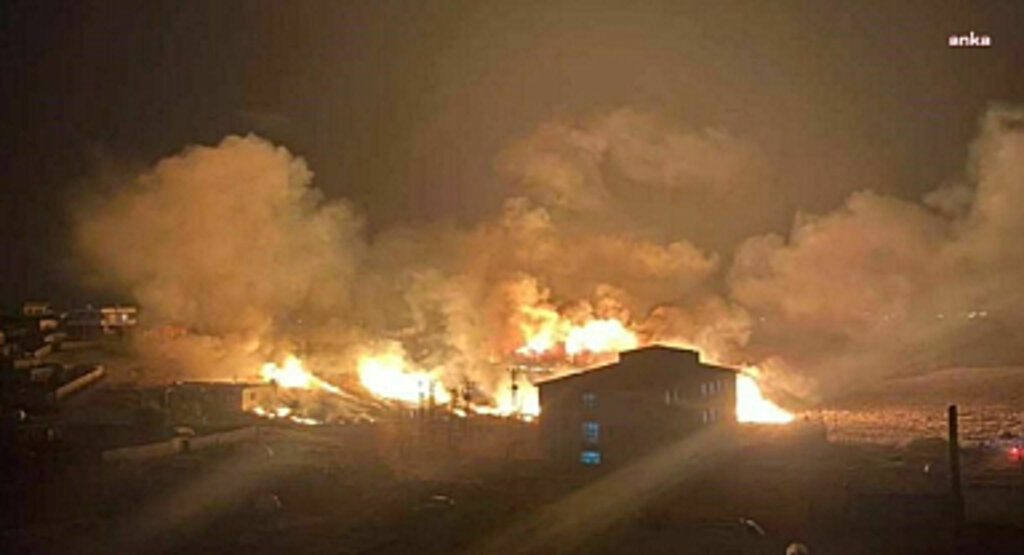 5 Kişi Öldü, 10'u Ağır 44 Kişi Yangından Etkilendi
