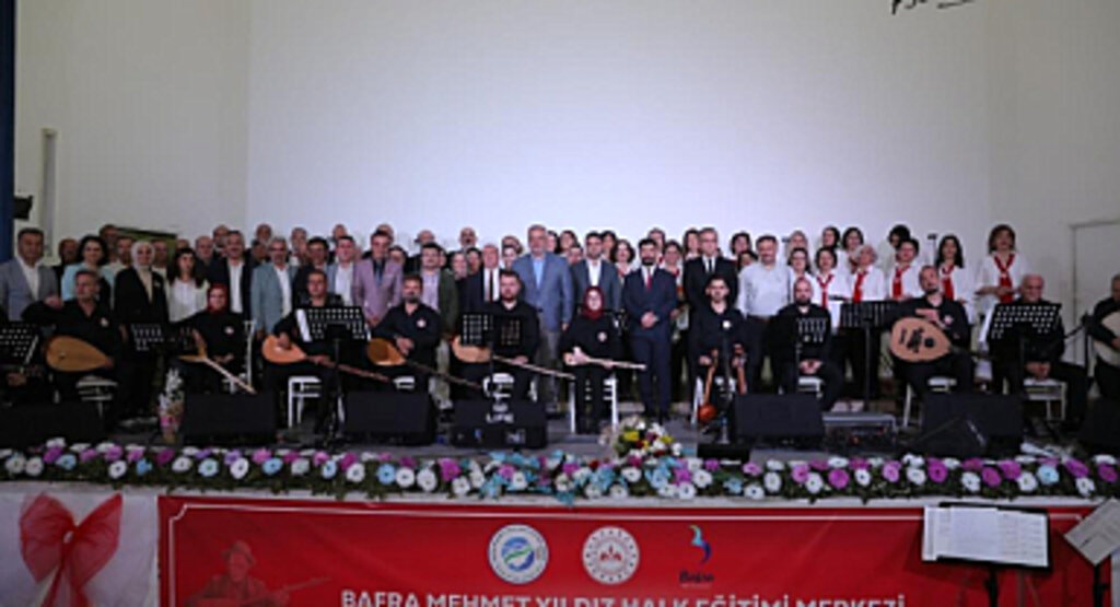 Bafra'da Coşkulu Türk Müziği Konseri