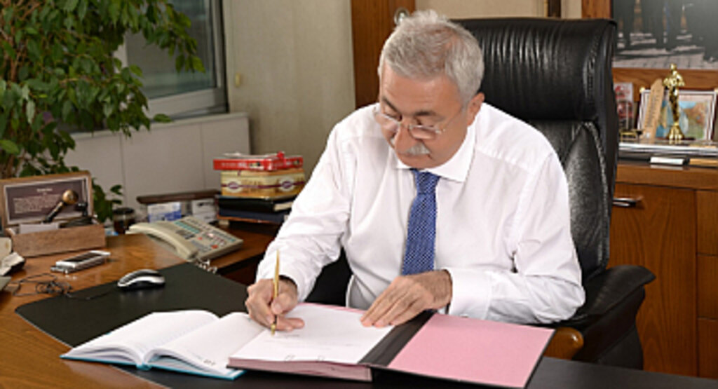 Bendevi Paladöken: Eğitimin Yanında Bir Mesleğin Olsun