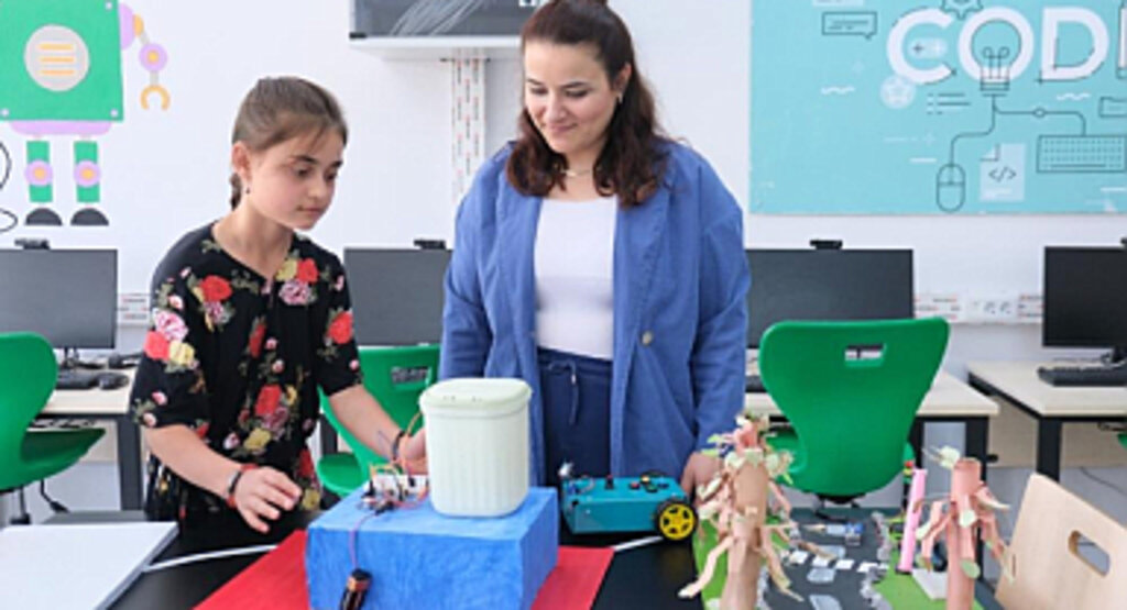 Samsun'daki Kırsal Okul, Metaverse Sınıflarıyla Teknolojiyi Kullanarak Başarı Yakalıyor