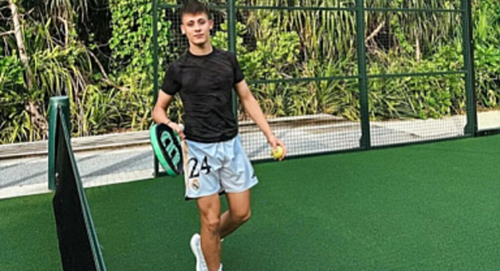 Arda Güler Tatilin Keyfini Çıkarıyor