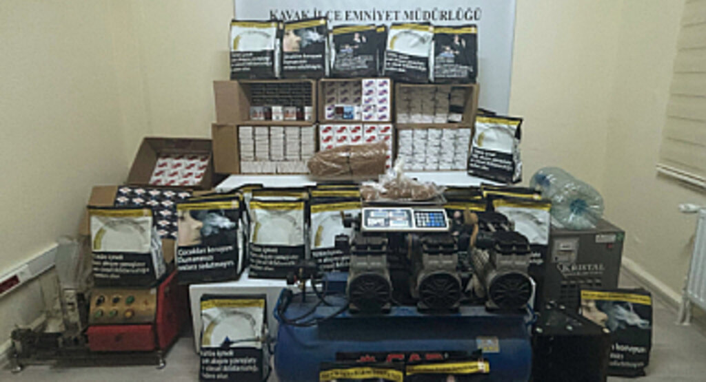 Kavak'ta Kaçak Sigara İmalatı Operasyonu: Ele Geçirilenler Şaşırttı!