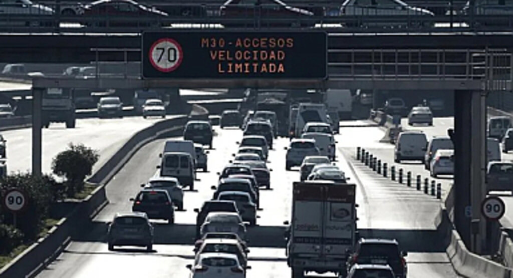 Madrid'de 2000 Model ve Öncesi Araçlara Trafik Yasağı Başladı