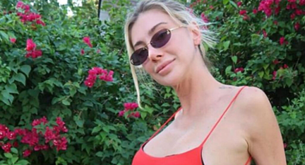 Şeyma Subaşı'nın Beyaz Elbise Pozu Sosyal Medyayı Salladı