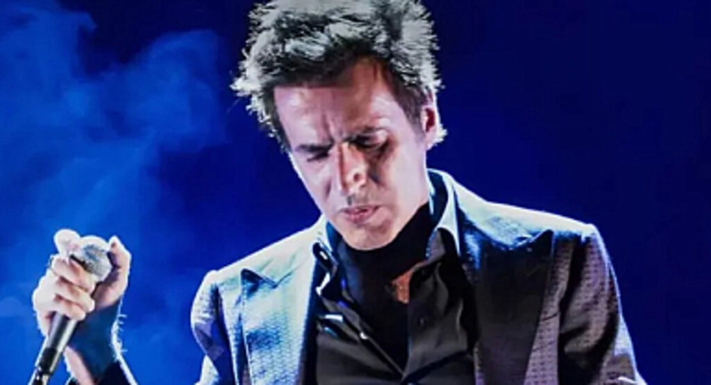 Teoman'ın Gitarı Satıldı: Gelir Çocuklar İçin Bağışlanacak