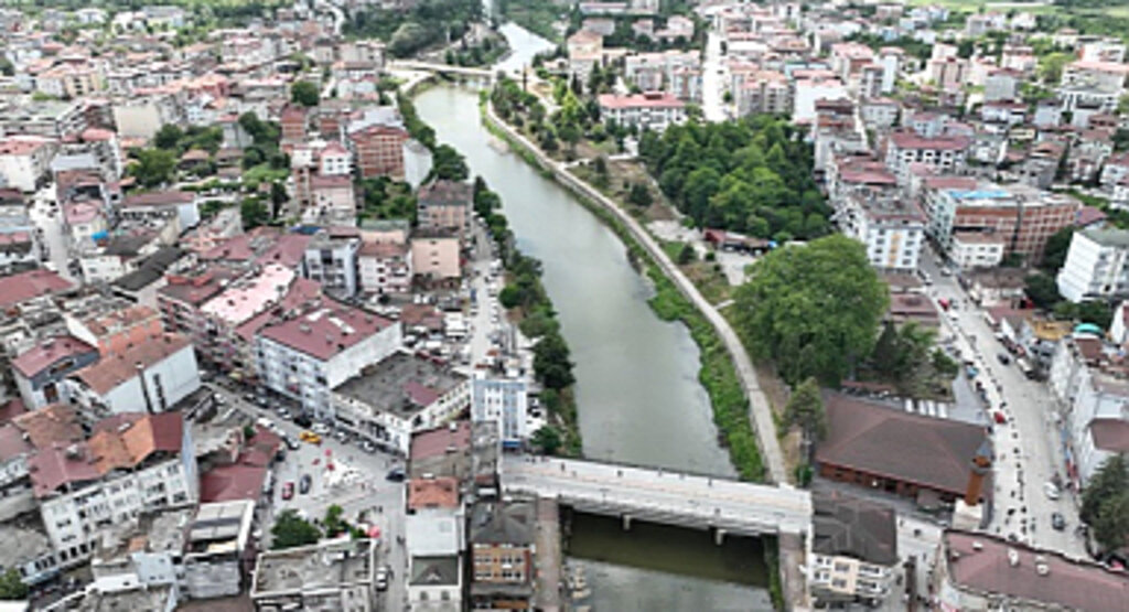 Terme Çayı'nda Çelik Yaya Köprüsü İnşaatı Başladı
