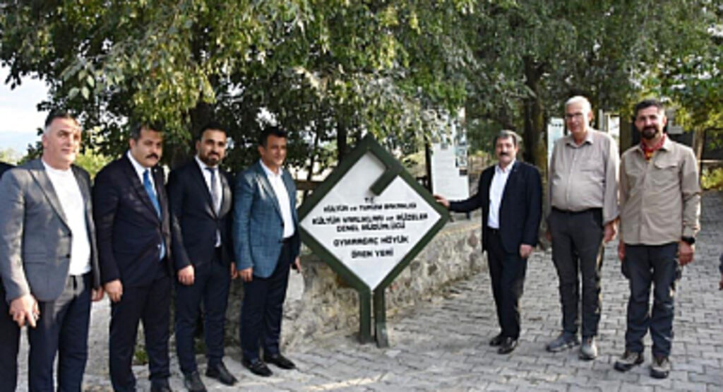 Vezirköprü Oymaağaç Höyüğü'nde 3 Bin Yıllık Fındık Bulundu