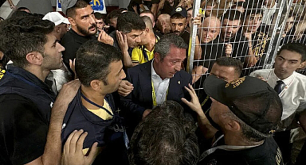 Fenerbahçe, Göztepe Maçında Yaşanan Olaylar İçin Suç Duyurusunda Bulundu