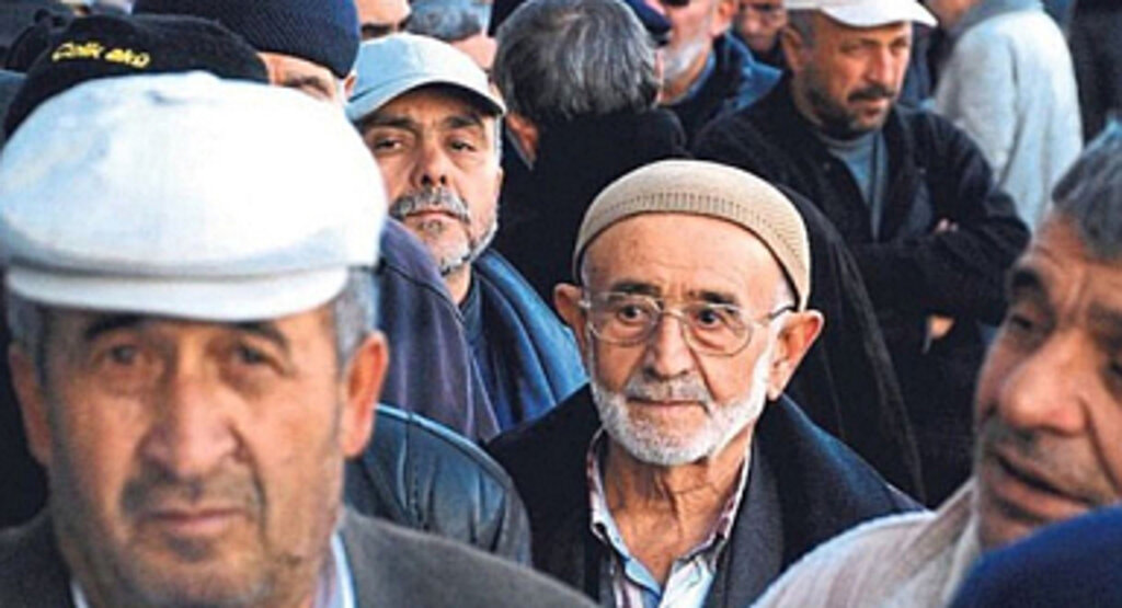 SGK 14 Banka İle Emeklilere Özel İndirimler Sunacak
