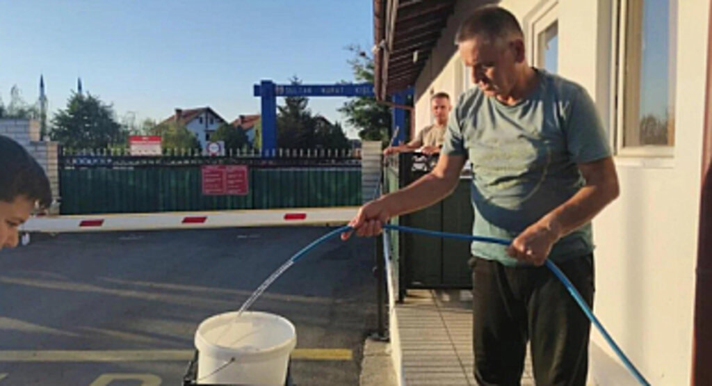 Susuz Kalan Kosovalılara Mehmetçik Yardımı