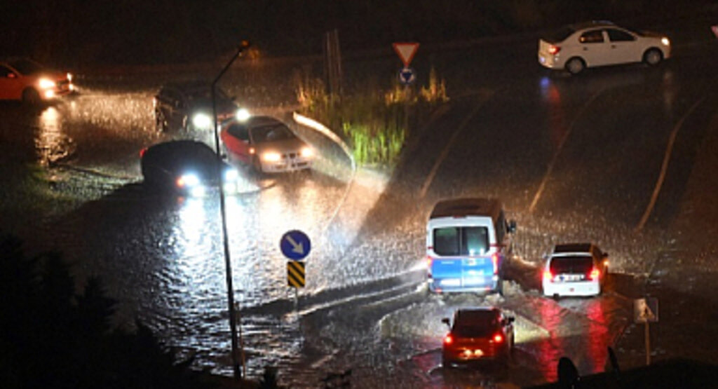 Trabzon'u Sağanak Vurdu