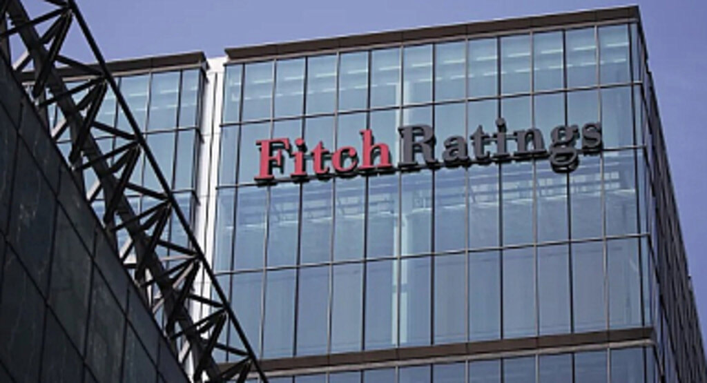 Fitch Türkiye’nin Kredi Notunu 'BB-' Seviyesine Yükseltti