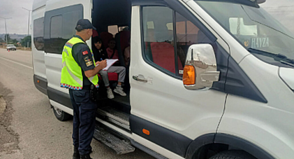 Havza’da Jandarmadan Okul Servislerine Sıkı Denetim