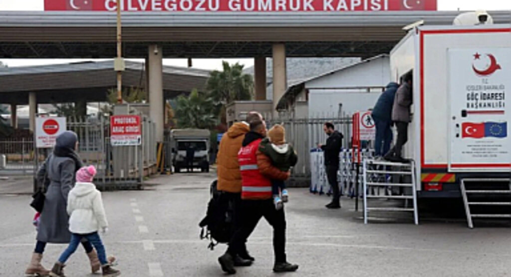 Esad Sonrası Suriyeliler Ülkelerine Dönmeye Başladı