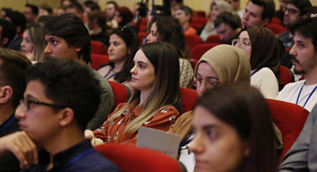 MEB'den 668 Öğrenciye Yurt Dışı Eğitim Fırsatı