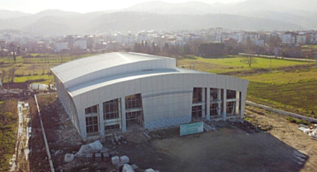 Tekkeköy Yarı Olimpik Yüzme Havuzu Tamamlanıyor