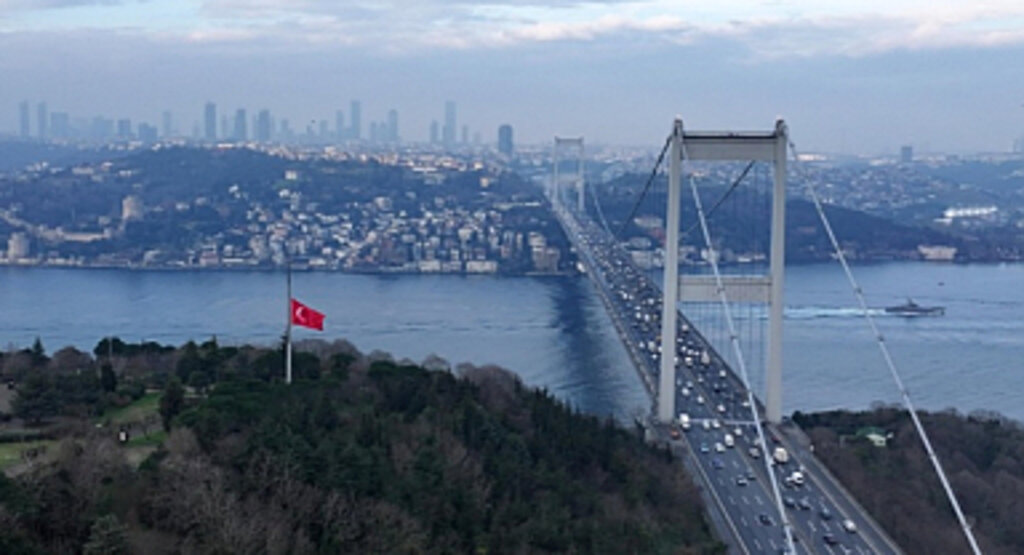 Türkiye’de Milli Yas: Bayraklar Yarıya İndirildi