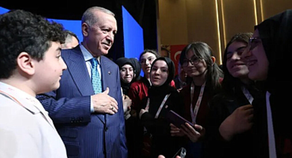 Sosyal Medyaya Yaş Sınırı Gelebilir! Erdoğan’dan Açıklama